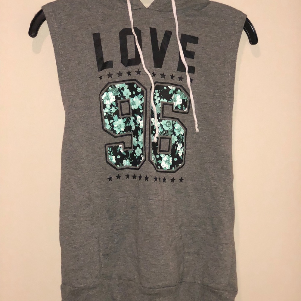 Hoodie with no sleeves